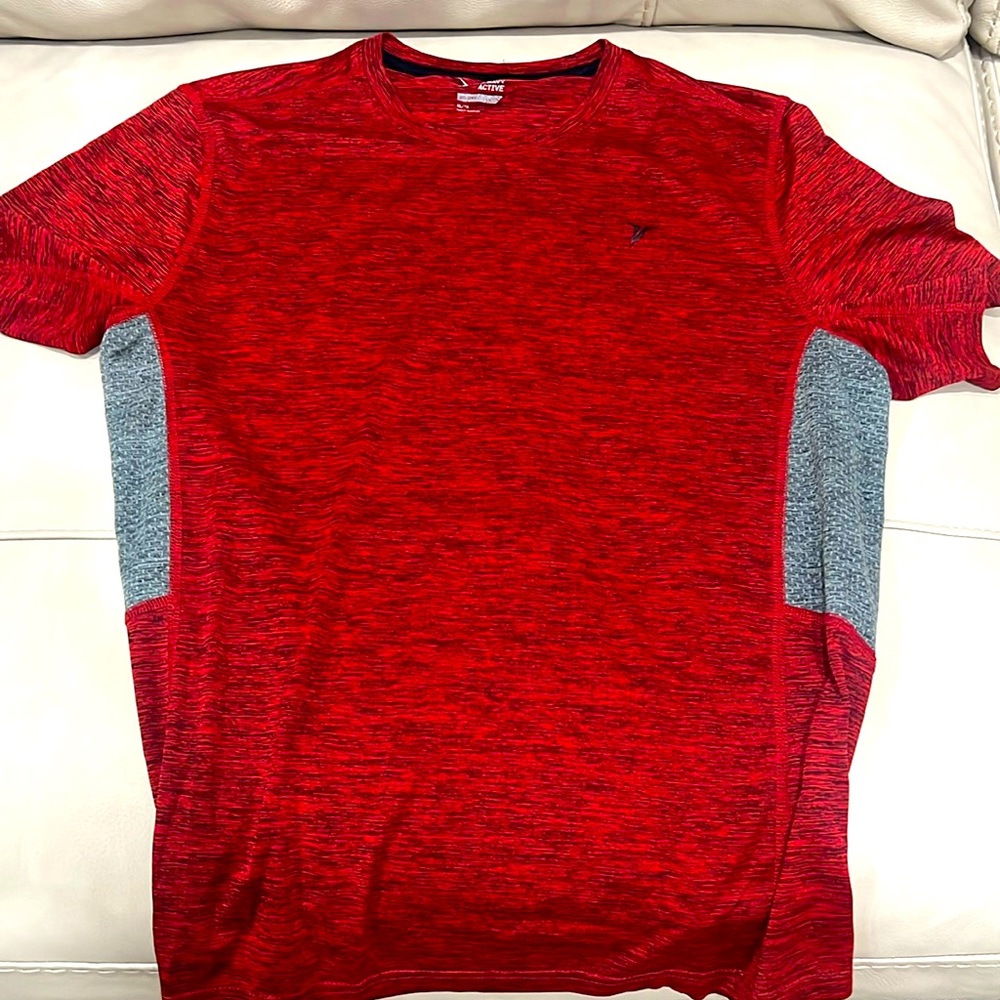 Old Navy Active Go-Dry T-Shirt